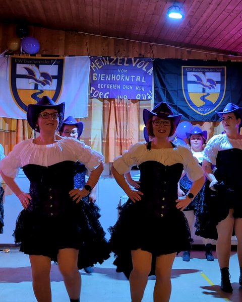 Die Glamour Queens beim Showtanz